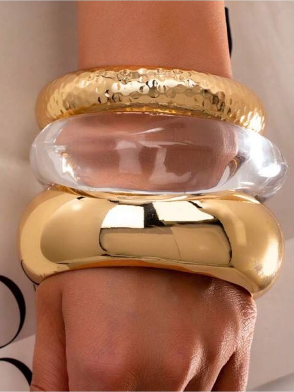 Chunky Gold and Clear Resin Bangle Bracelet Set - Women Jewelry